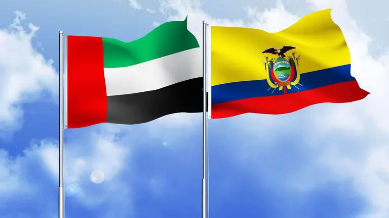 Banderas de Ecuador y EAU. (WAM)