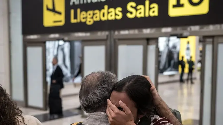 Evacuados en Barajas. (Fuente externa)