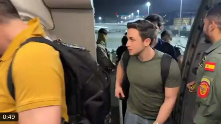 Est&aacute; previsto que el avi&oacute;n aterrice en la base a&eacute;rea de Torrej&oacute;n de Ardoz, en Madrid, en las primeras horas de la ma&ntilde;ana. (X)