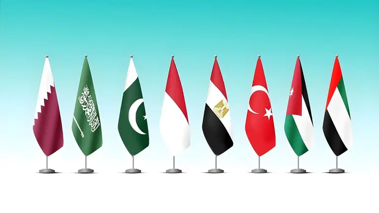 Banderas de de Emiratos &Aacute;rabes Unidos, el Reino Hachem&iacute; de Jordania, la Rep&uacute;blica de Turqu&iacute;a, la Rep&uacute;blica &Aacute;rabe de Egipto, la Rep&uacute;blica de Indonesia, la Rep&uacute;blica Isl&aacute;mica de Pakist&aacute;n, el Reino de Arabia Saud&iacute; y el Estado de Qatar. (WAM)