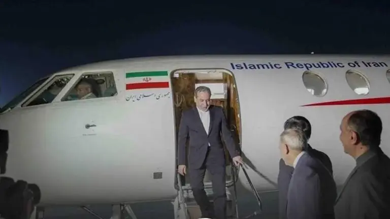 El ministro de Exteriores de Ir&aacute;n llega a Islamabad. (X)