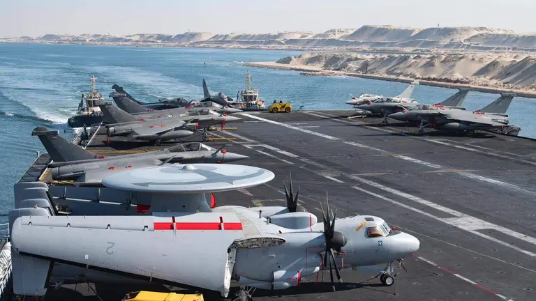 El portaaviones franc&eacute;s Charles de Gaulle. (X)