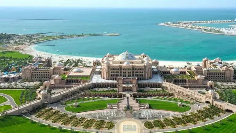 Emirates Palace en Abu Dhabi. (Fuente externa)