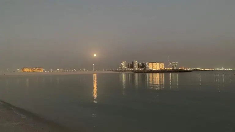 Anochecer en Al Marjan Island en Ras Al Khaimah. (EL CORREO)