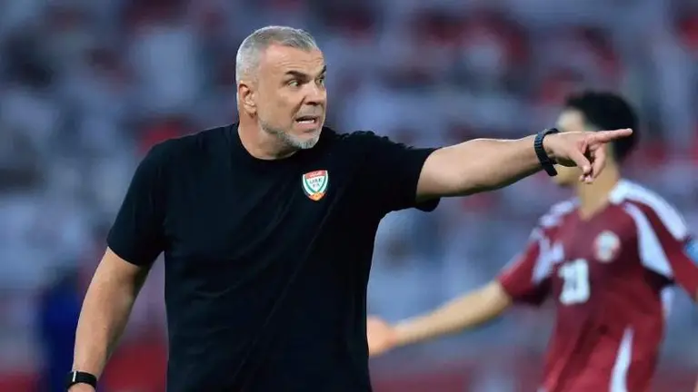 Cosmin Olaroiu, entrenador rumano de f&uacute;tbol. (X)
