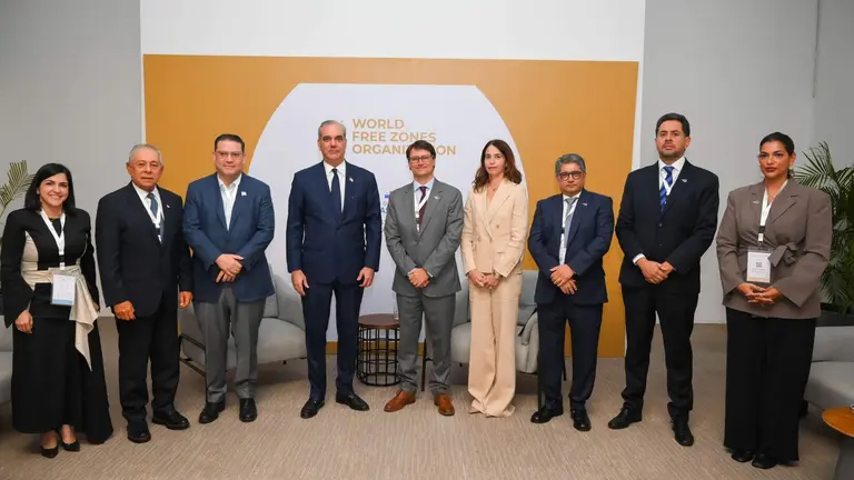 Un momento del encuentro entre ejecutivos de DP World y el Gobierno dominicano. (WAM)