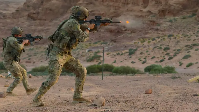 paracaidistas de EEUU durante un entrenanmiento en Oriente Medio- (Centcom)