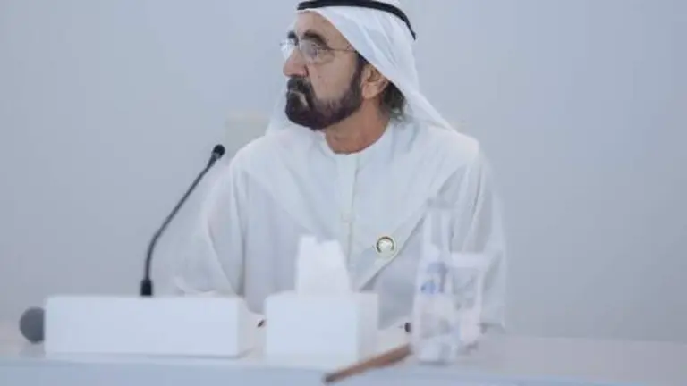 El gobernante de Dubai en una reuni&oacute;n del Gabinete de EAU. (X)