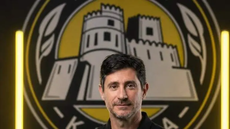 El entrenador V&iacute;ctor S&aacute;nchez del Amo. (X)