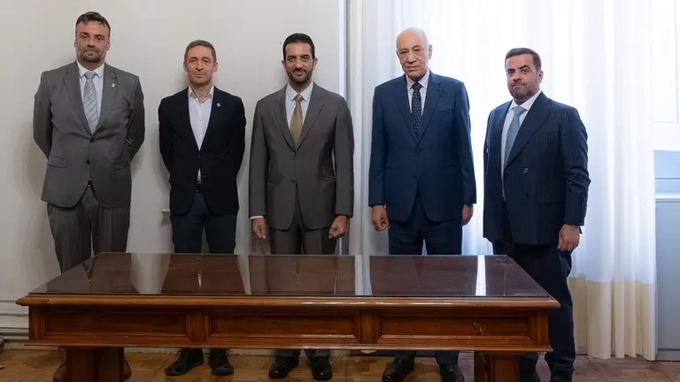 Un momento de la firma del Memorando en la Universidad de Barcelona. (WAM)