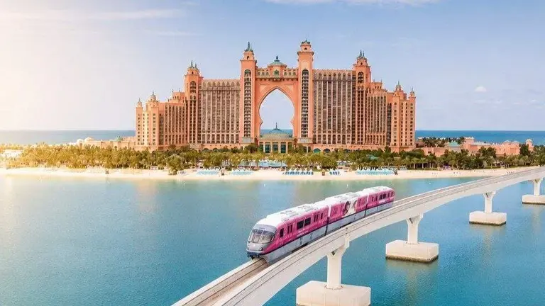 Monorrail en Palm Jumeirah. (X)