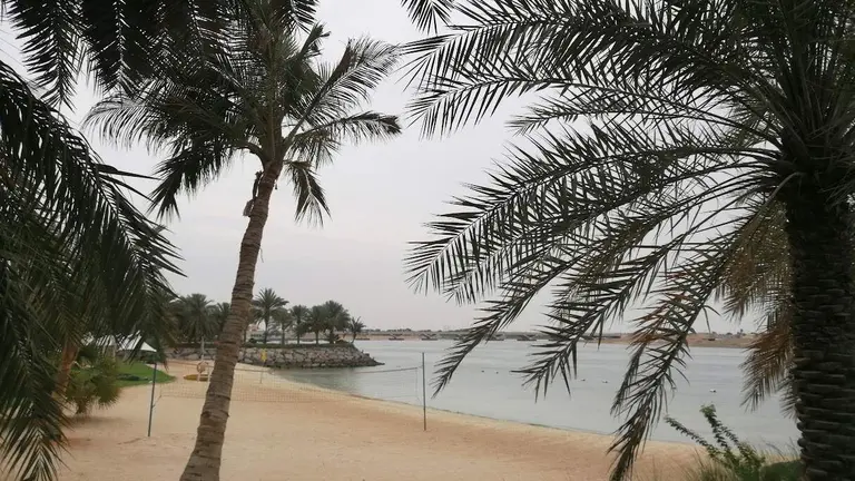 Una playa de Abu Dhabi. (EL CORREO)