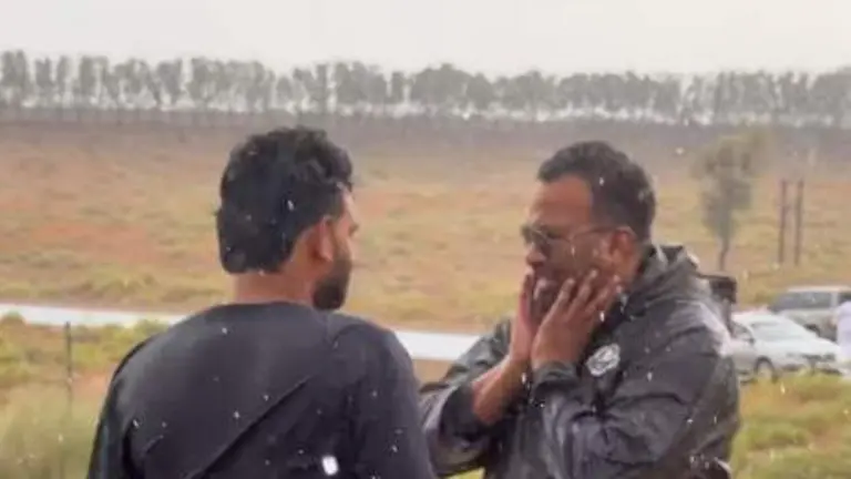Cae granizo este s&aacute;bado en EAU. (Instagram)