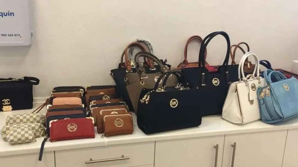 Bolsos de marcas falsificadas. (Fuente externa)