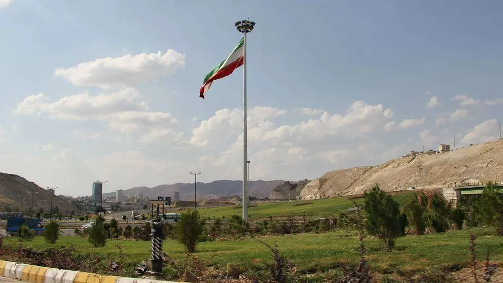 Bandera de Ir&aacute;n en Tabriz. (EL CORREO)