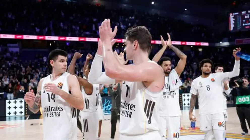 A pesar de irse al descanso con un d&eacute;ficit de 14 puntos, los merengues lograron revertir la situaci&oacute;n en la segunda mitad, anotando 63 puntos que les llevaron a la victoria. (@RMBaloncesto)
