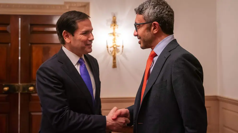 El ministro de Exteriores de Emiratos, a la derecha y Marco Rubio. (WAM)