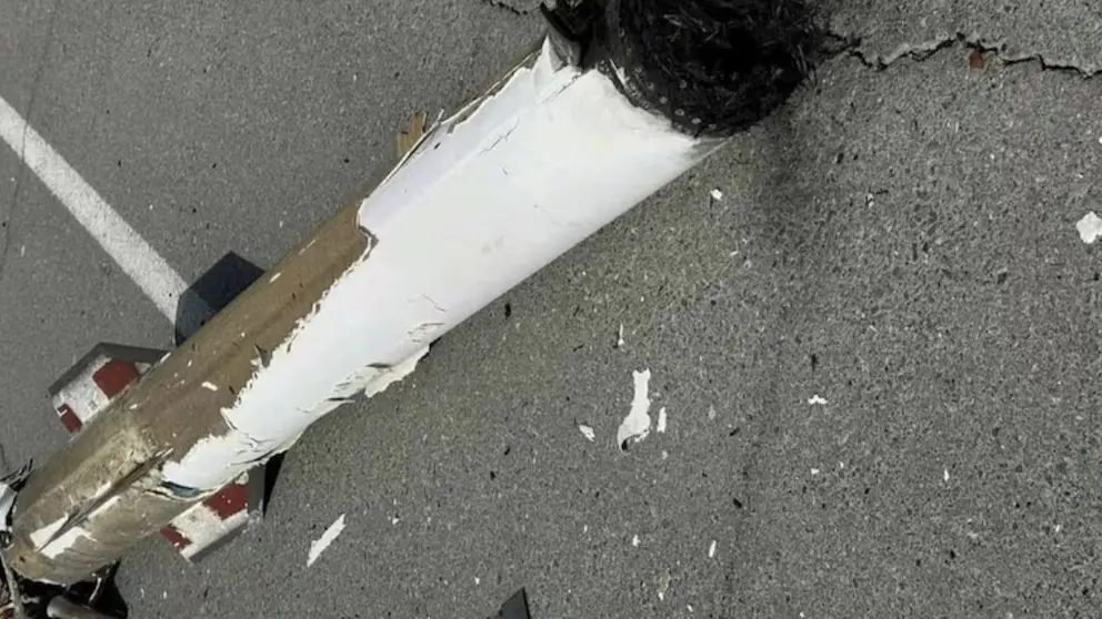 Se recomienda a los habitantes de Emiratos &Aacute;rabes Unidos que se mantengan alejados de los lugares donde hayan ca&iacute;do metralla. (X)