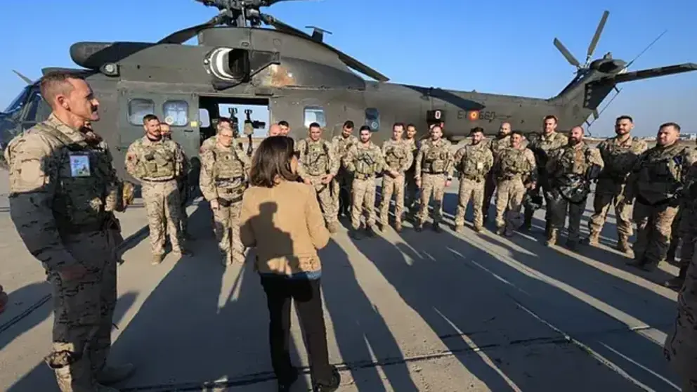 Visita de la ministra de Defensa a las tropas espa&ntilde;olas en Ir&aacute;n. (Defensa)