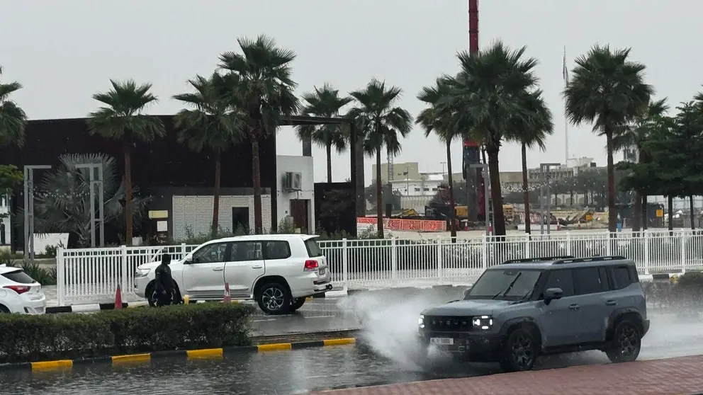 Lluvia en EAU este lunes. (Richard Ramos)