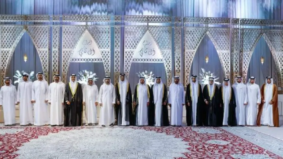 Asistentes al enlace matrimonial en Sharjah. (WAM)