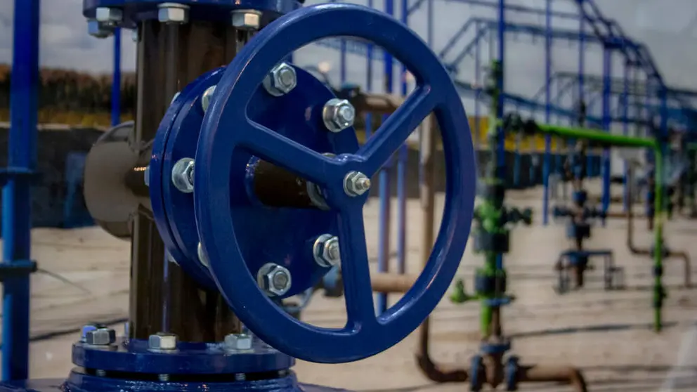 Detalle de una plataforma de producci&oacute;n energ&eacute;tica. (pxhere.com)