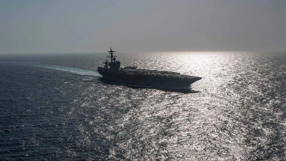 El USS Abraham Lincoln (CVN 72) en el mar Ar&aacute;bigo. (@CENTCOM)