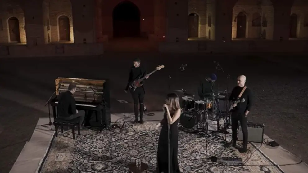 Captura de pantalla del concierto de la cantante iran&iacute;. (Youtube)