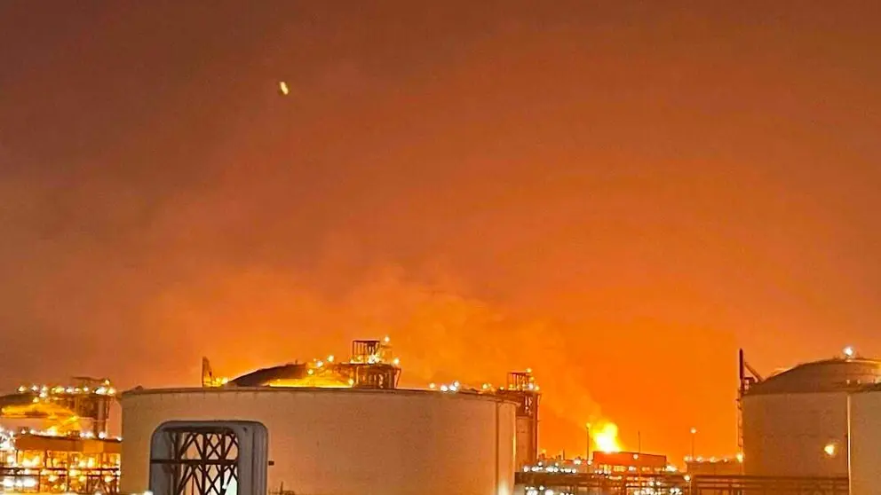 La planta de GNL tras la explosi&oacute;n. (X)
