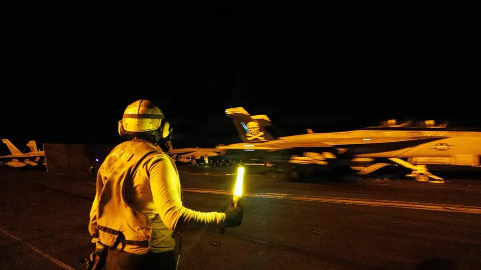 Estados Unidos realiza
operaciones de vuelo nocturnas a bordo del USS George H.W. Bush. (Centcom)