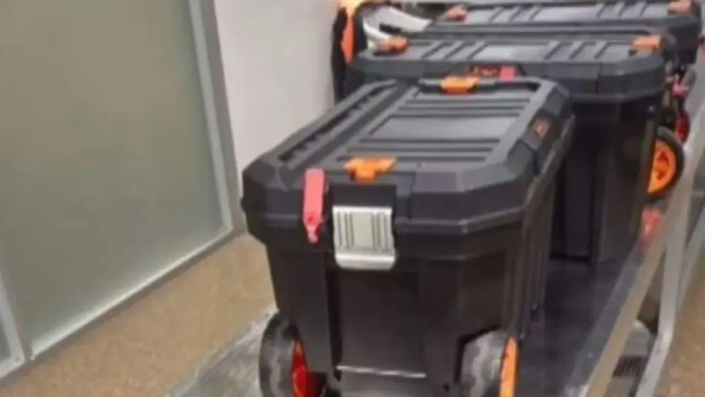 Las maletas con oro no declarado en el aeropuerto Viru Viru. (Unitel)