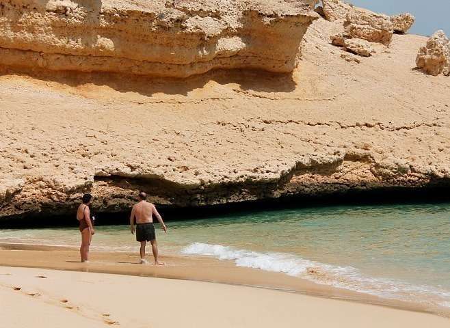 Una playa cercana a Muscat, capital de Omán. (EL CORREO)