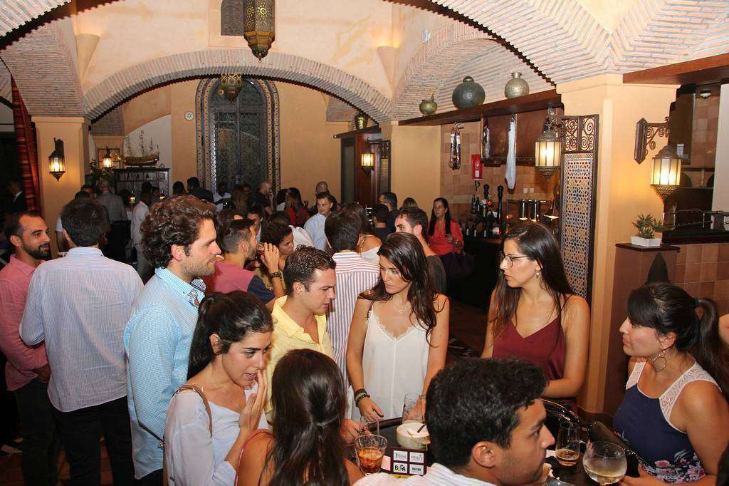 El restaurante Alhambra registró un lleno durante la Ruta de la Tapa. (EL CORREO)