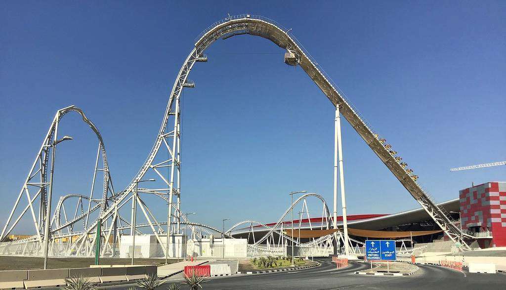 Montaña rusa de Ferrari World en Yas Island, la más rápida del mundo. (EL CORREO)