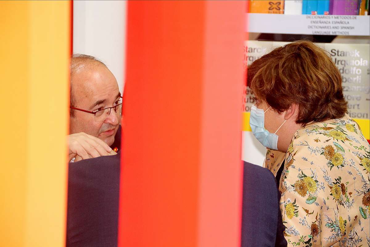 Ministro cultura españa iceta en feria libro sharjah (3)