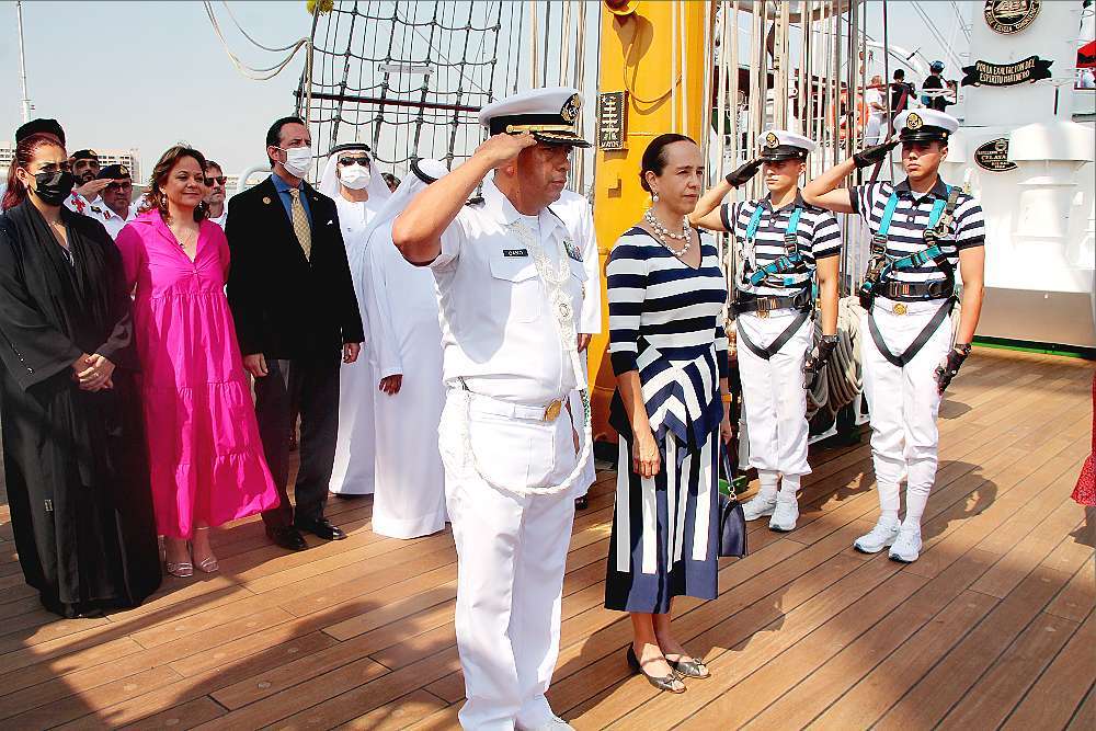 Llegada del Cuauhtémoc a Dubai (1)