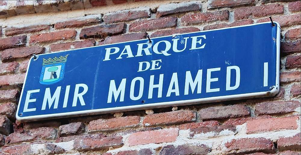 Uno de los escasos recuerdos que Madrid dedica hoy a su fundador, Mohamed I. (@madridislamico)