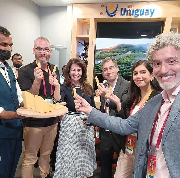 Encantados con el exquisito queso. (Cedida)