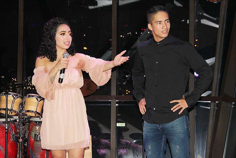 Cantaron, bailaron y dirigieron el concurso de salsa de forma magistral. (EL CORREO)