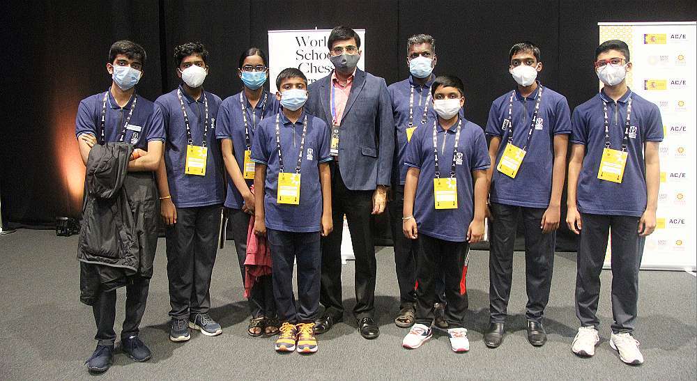 El equipo indio Velammal Nexus School, ganador del torneo. (EL CORREO)