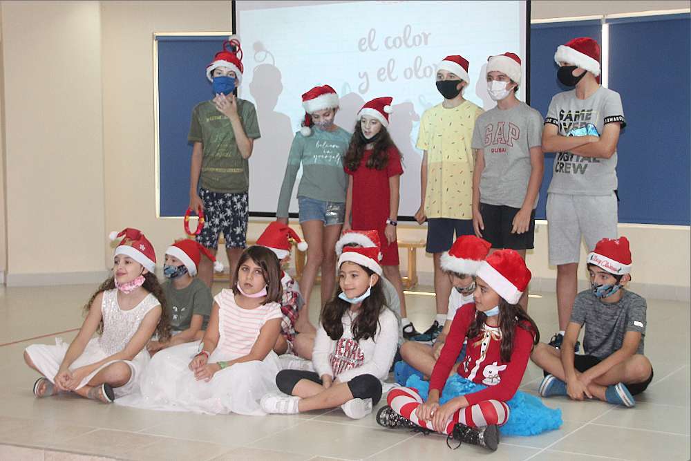 Los estudiantes actuaron sobre el escenario y arrancaron los aplausos de todos los asistentes. (EL CORREO)