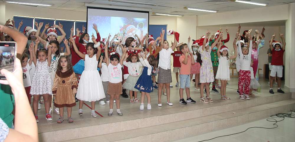 Gran colofón de la Función de Navidad de El Cole en Dubai. (EL CORREO)