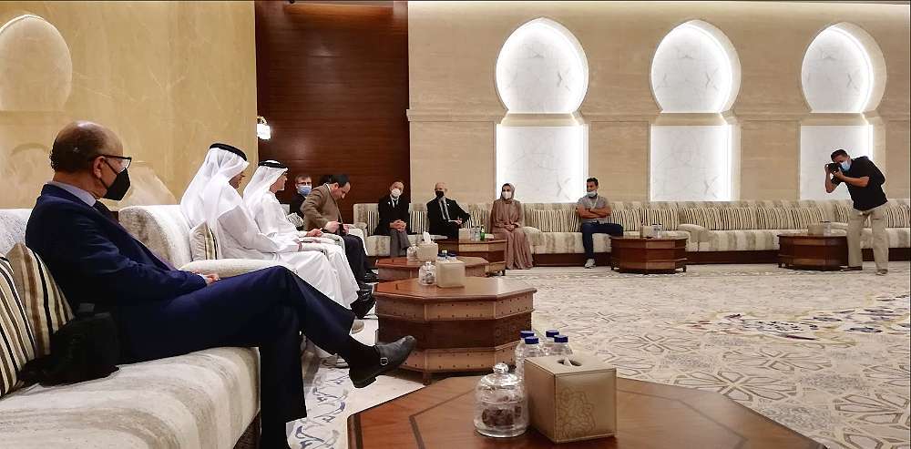 La expedición española ha mantenido en Emiratos Árabes numerosos encuentros de alto nivel. (A. Moreno)