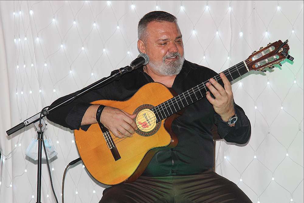 Keco Fontana, sobre el escenario. (EL CORREO)