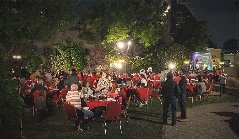 La terraza del Seville's ofreció un excelente ambiente con motivo de los Reyes Magos. (EL CORREO)