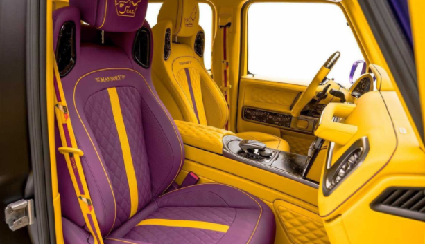 El interior del Mercedes.