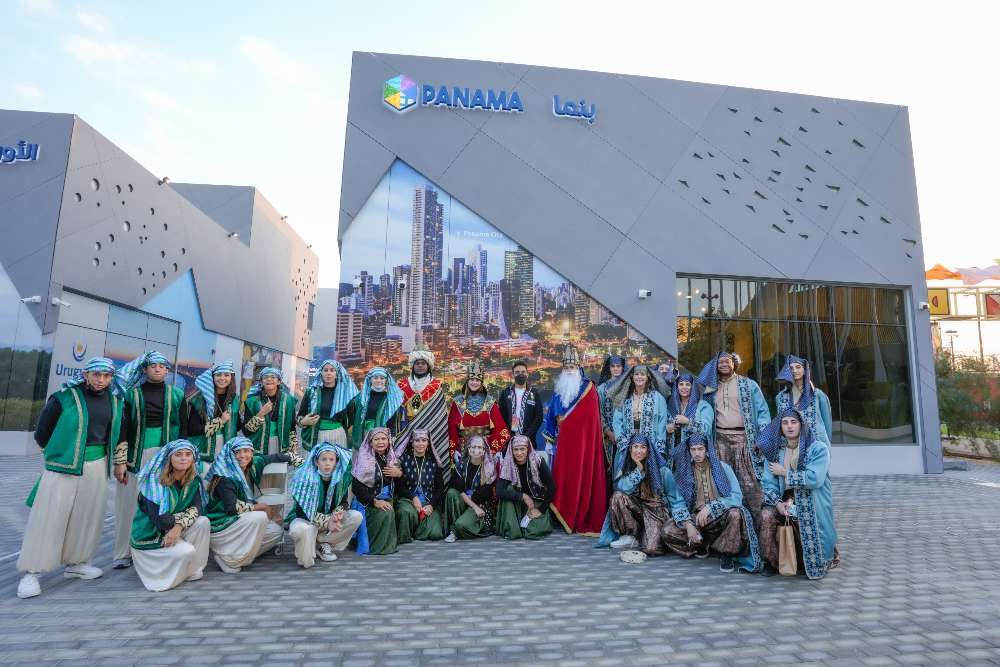 La comitiva real, ante el Pabellón de Panamá. (ExpoSpain2020)