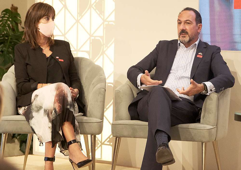 El embajador Jorge Daccarett, durante una de sus intervenciones. (EL CORREO)