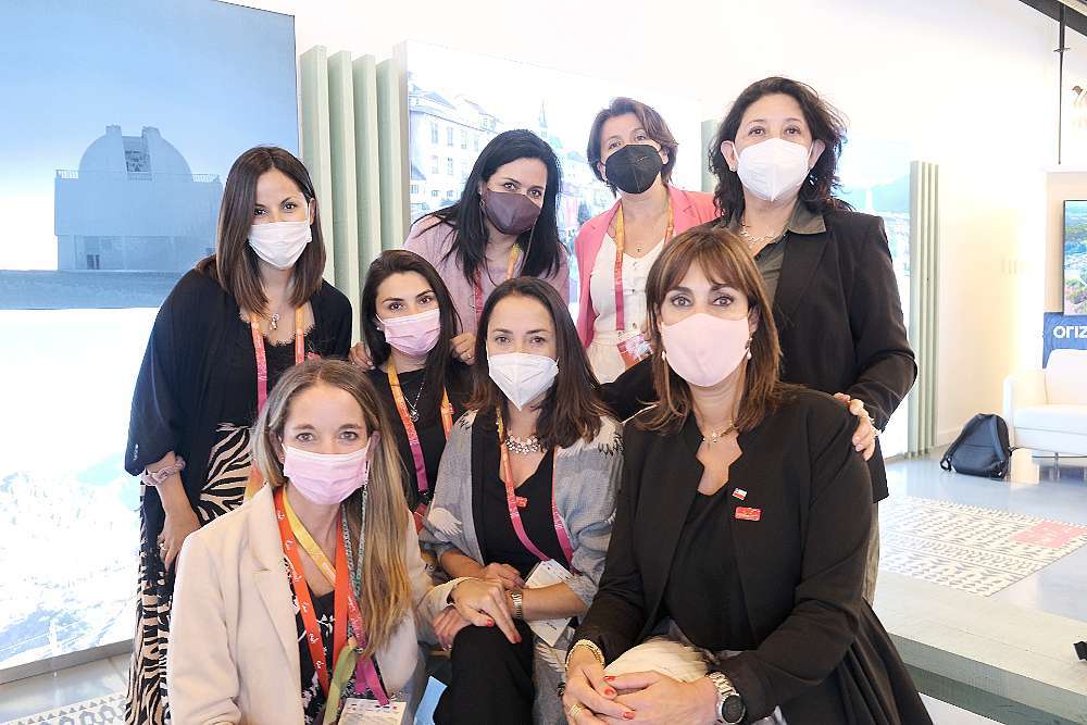 La ministra Zalaquett con las chilenas empresarias en Expo 2020 Dubai. (EL CORREO)