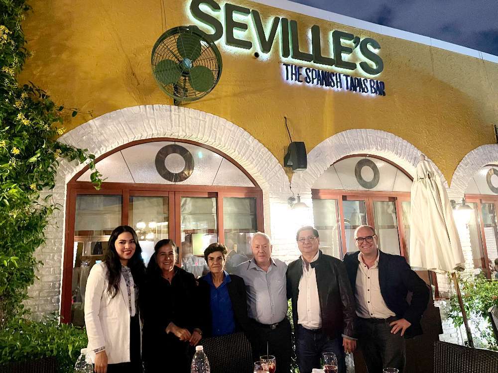 México, Panamá, Costa Rica y España, unidos ante el cochinillo. (EL CORREO)